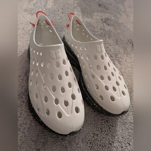 Kane Revive Perforated Slip-On Shoes, Men's 17, Cream/Green/Orange, NWOT